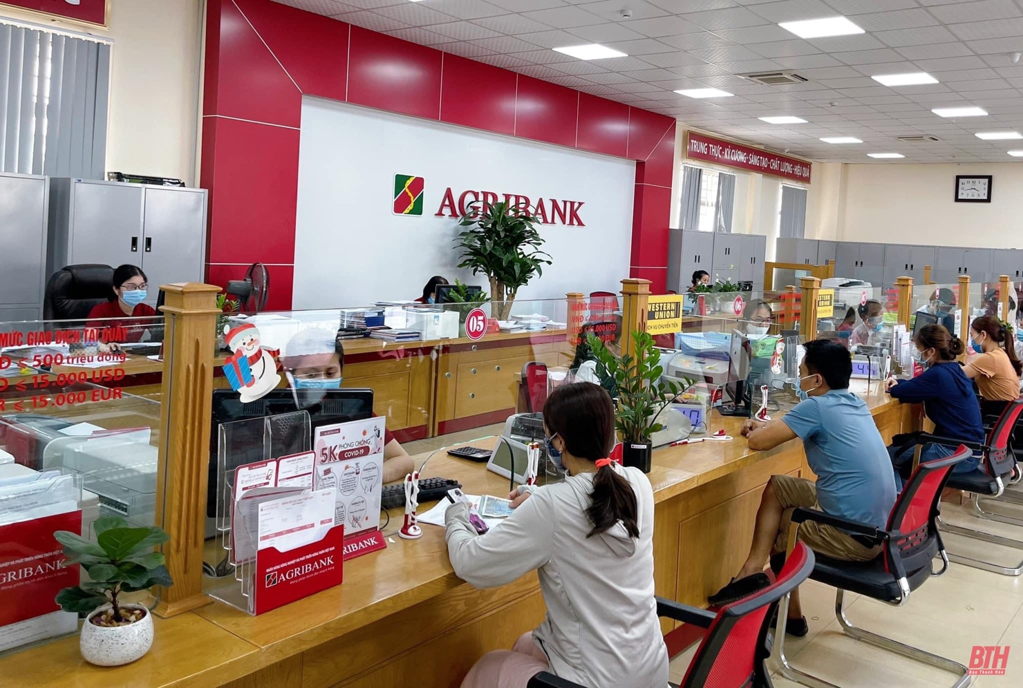 Vay ngân hàng Agribank thế chấp sổ đỏ theo quy định mới nhất 1 Ảnh: Vay ngân hàng Agribank thế chấp sổ đỏ theo quy định mới nhất