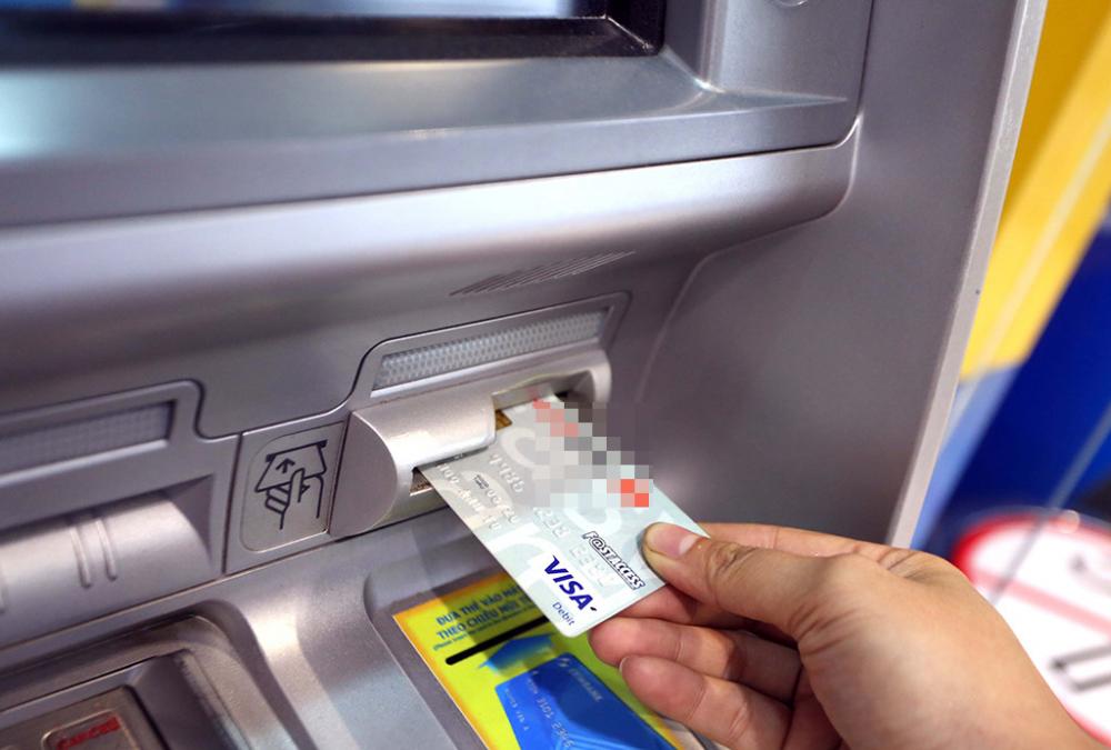 Cách rút tiền thẻ tín dụng tại cây ATM như thế nào? 1 Cách rút tiền thẻ tín dụng tại cây ATM như thế nào?
