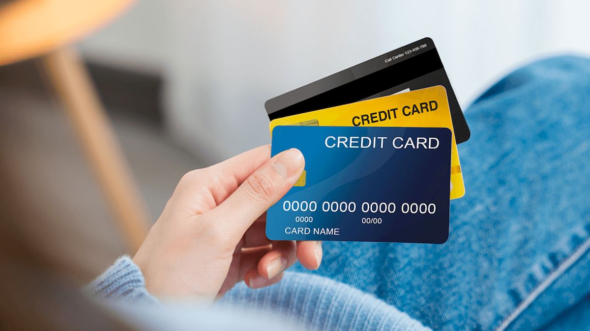 Cách rút tiền thẻ tín dụng tại cây ATM như thế nào? 2 Cách rút tiền thẻ tín dụng tại cây ATM như thế nào?