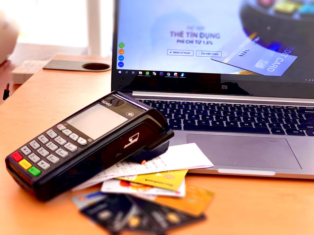 Dùng thẻ tín dụng rút tiền mặt được không? 2 Dùng thẻ tín dụng rút tiền mặt được không?