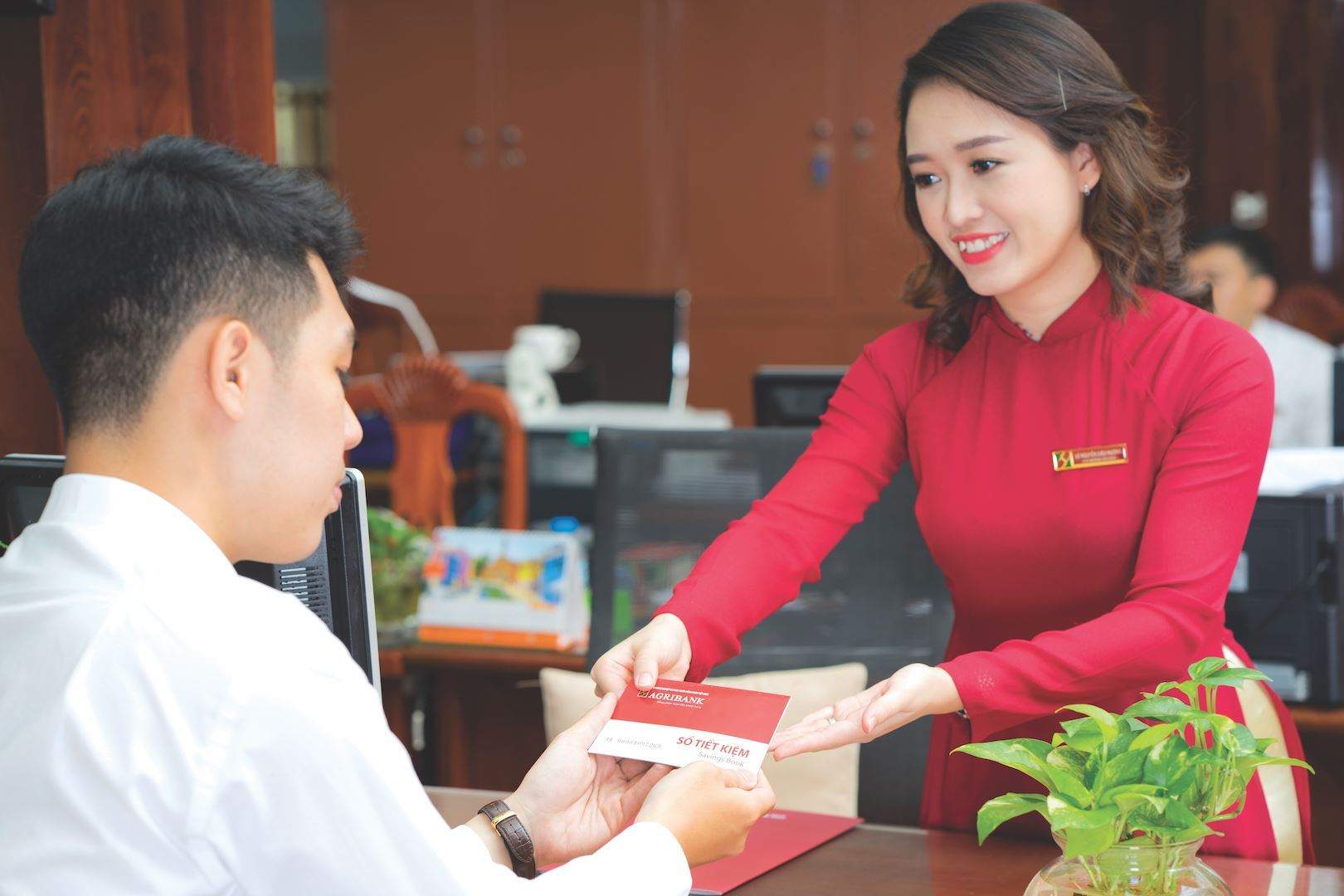 Hồ sơ vay sổ đỏ ngân hàng Agribank gồm những gì? 2 Hồ sơ vay sổ đỏ ngân hàng Agribank gồm những gì?