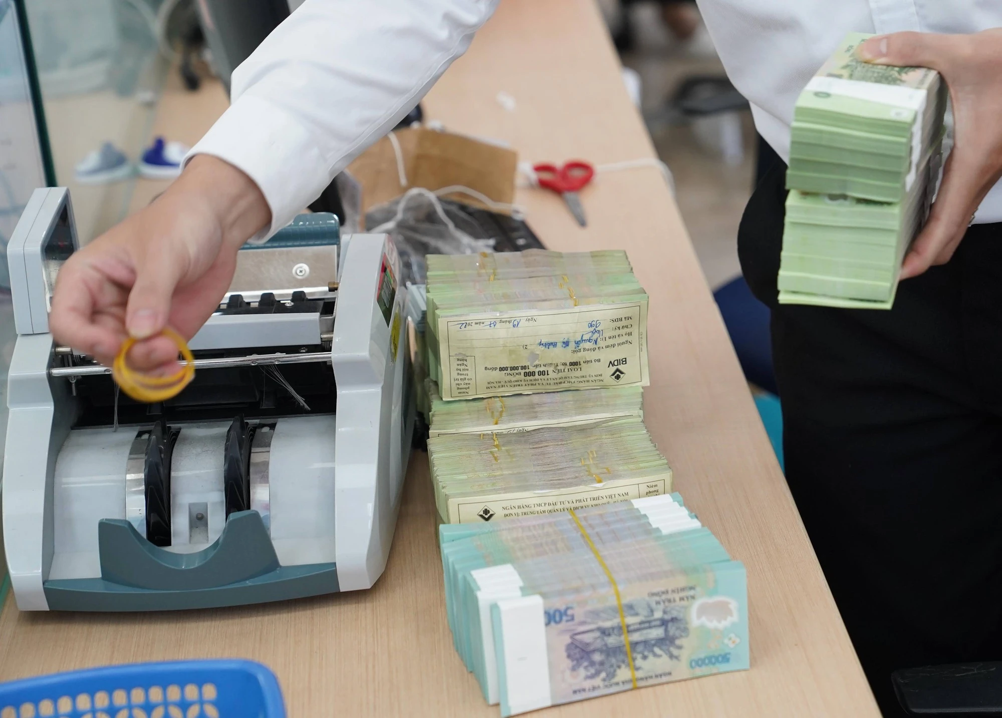 Vay 3 ngân hàng rồi có vay tiếp được không và các lưu ý nên biết 1 Vay 3 ngân hàng rồi có vay tiếp được không và các lưu ý nên biết