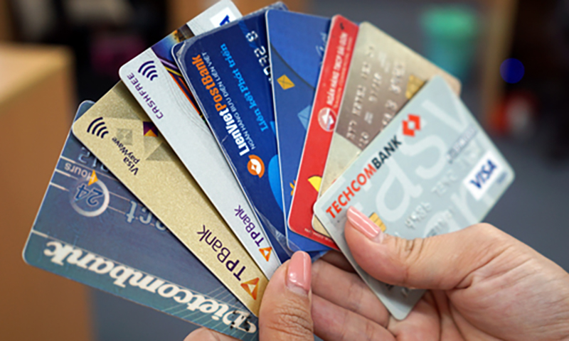 Bao nhiêu tuổi được mở tài khoản ngân hàng? 3 Những ngân hàng đăng ký online dưới 18 tuổi